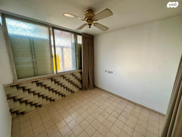 דירה, הגיבור האלמוני 10, יד אליהו, תל אביב יפו