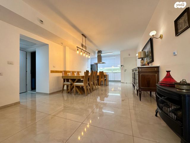 דירת גן, ארזה, מוצא עילית, מוצא עילית