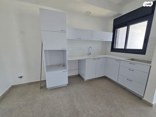 דירה, הרב הרצוג, קרית צאנז, נתניה