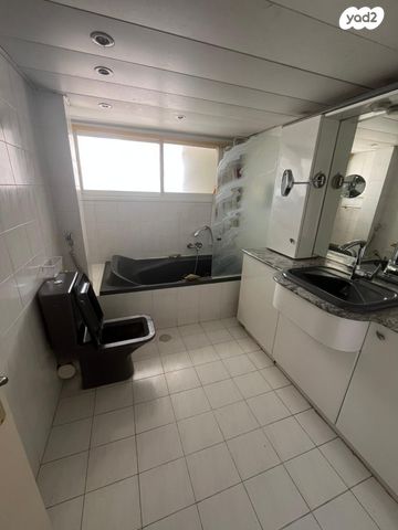 דירה, ישראל גלילי, כוכב הצפון, תל אביב יפו