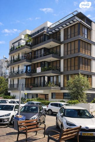 דירת גן, צפת 8, הצפון הישן - דרום, תל אביב יפו