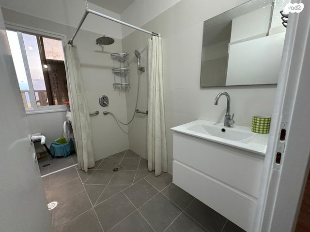 דירה, לוי אשכול, טבריה