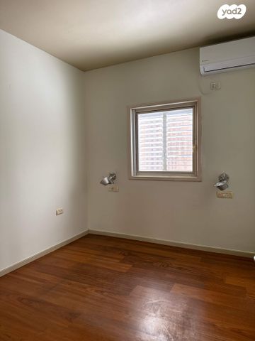 דירה, עמק ברכה, נחלת יצחק, תל אביב יפו