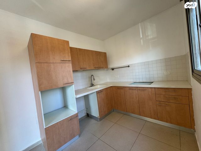 דירה, כנפי נשרים 18, רמת גן