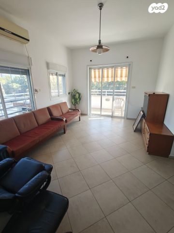 דירה, קריניצי, שכונת בן גוריון, מרכז העיר ג', רמת גן