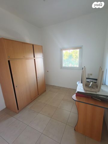 דירה, קריניצי, שכונת בן גוריון, מרכז העיר ג', רמת גן