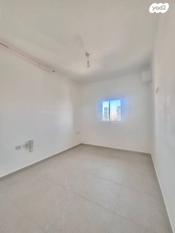 דירה, גרציאני יצחק 8, גני שרונה, קרית הממשלה, תל אביב יפו