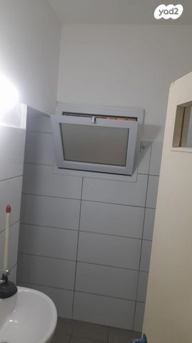 דירה, המלכים, ד' / מערב מרכז העיר, רחובות