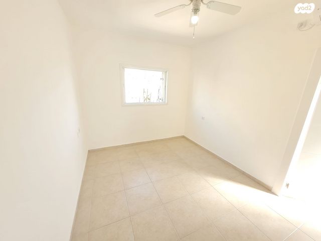 דירה, האחים בז'רנו, חרוזים, רמת גן