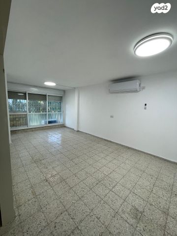 דירה, שדרות יוספטל 9, גבעה א', שביט, קרית אתא