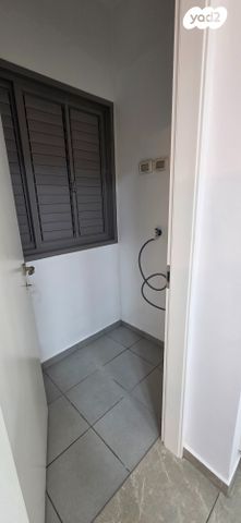 דירה, יצחק שדה 8, דרום מערב ותיק, בת ים