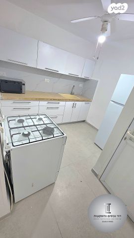 סטודיו/ לופט, יוסף שפרינצק, שיכון א', קרית שמונה