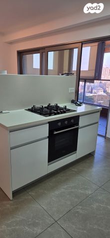 דירה, יצחק שדה 8, דרום מערב ותיק, בת ים