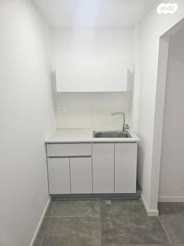 משרדים, הרברט סמואל 59, מרכז העיר, חדרה