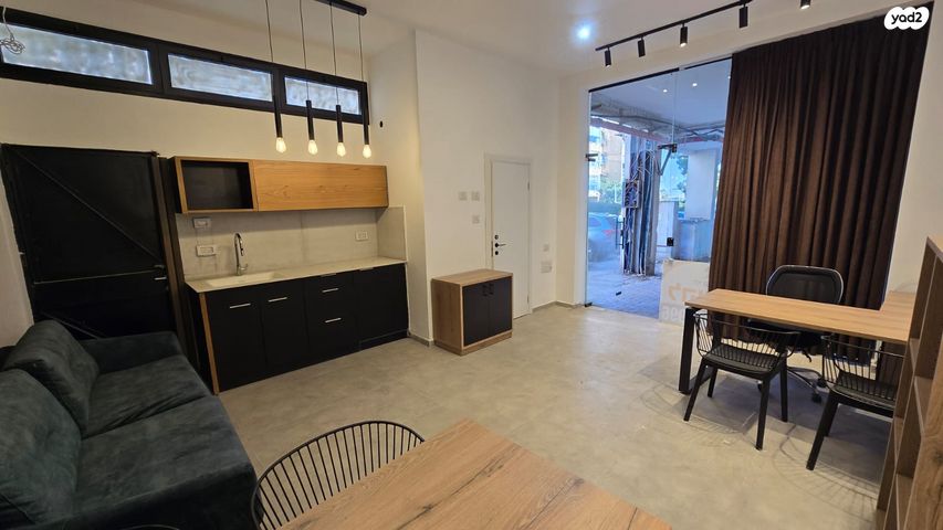 חנויות/ שטח מסחרי