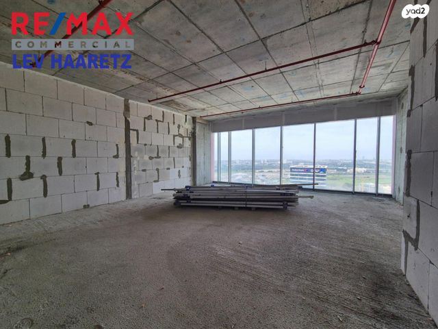 משרדים, בזל, פתח תקווה