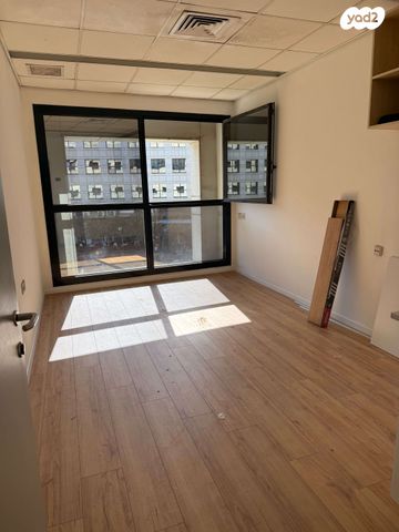 בן גוריון 22