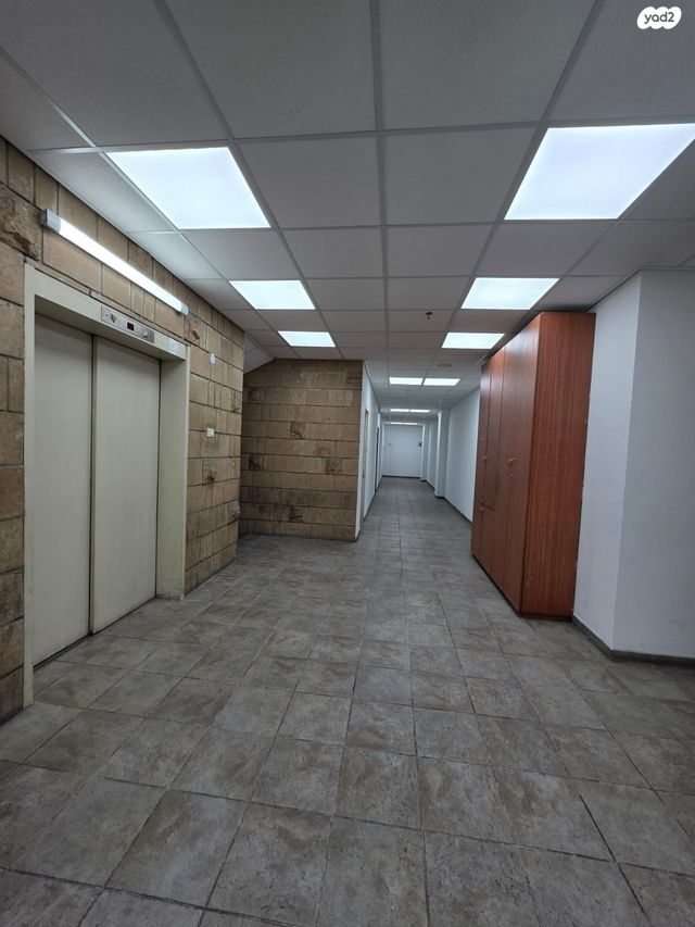 משרדים, המשביר 19, אזור תעשיה ב, חולון