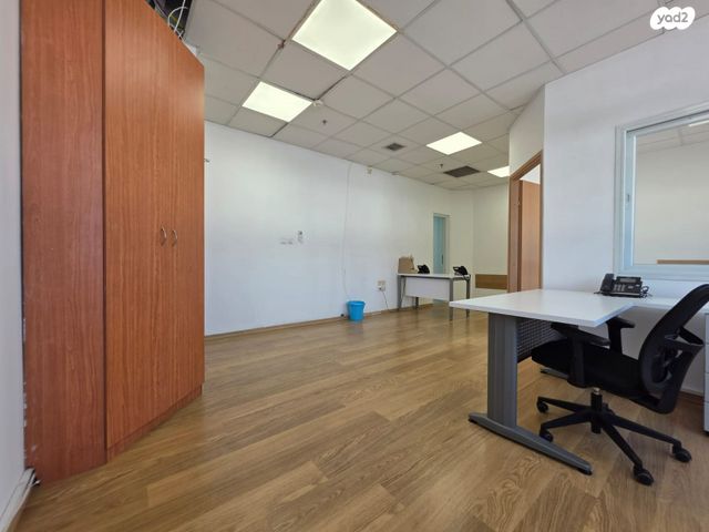 משרדים, המשביר 19, אזור תעשיה ב, חולון