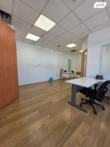 משרדים, המשביר 19, אזור תעשיה ב, חולון