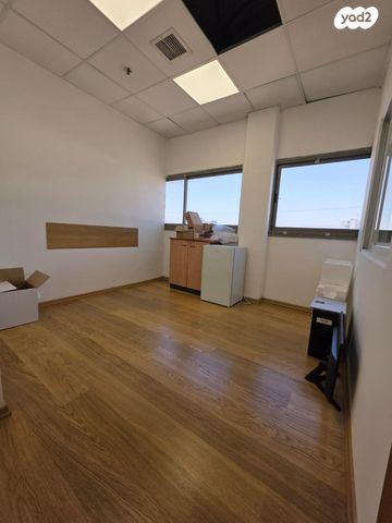 משרדים, המשביר 19, אזור תעשיה ב, חולון