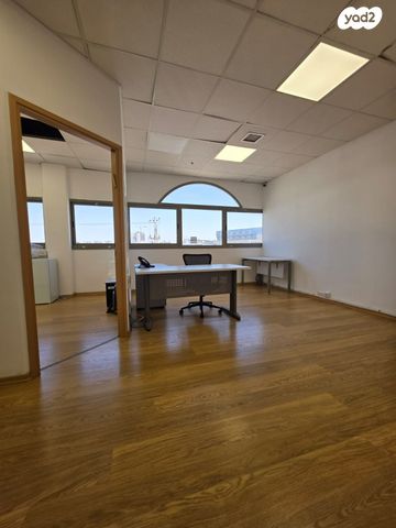 משרדים, המשביר 19, אזור תעשיה ב, חולון