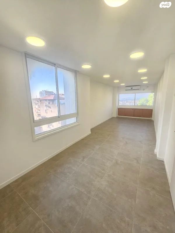 משרדים, הרברט סמואל 59, מרכז העיר, חדרה