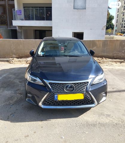 מודעת רכב לקסוס CT