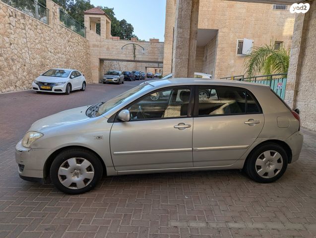 טויוטה קורולה