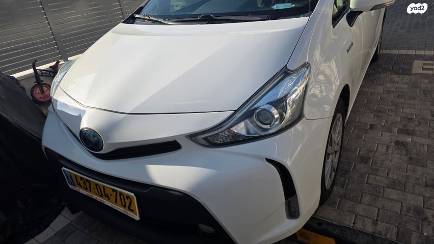 טויוטה פריוס פלוס