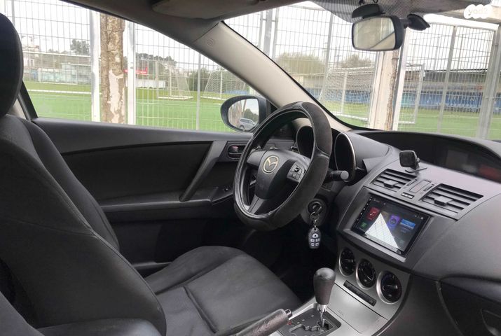 מודעת רכב מאזדה 3