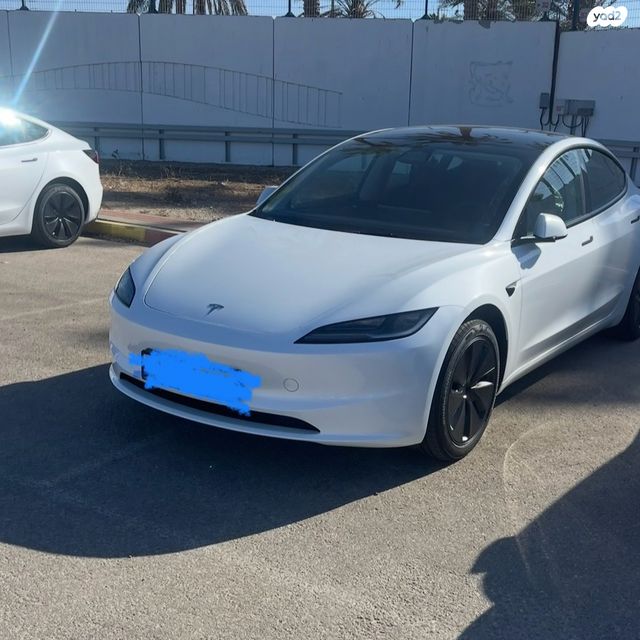 מודעת רכב טסלה מודל 3