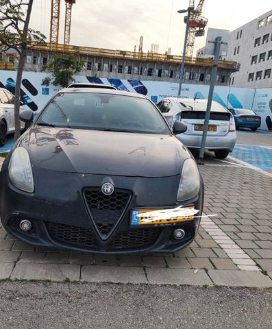 אלפא רומיאו ג'ולייטה