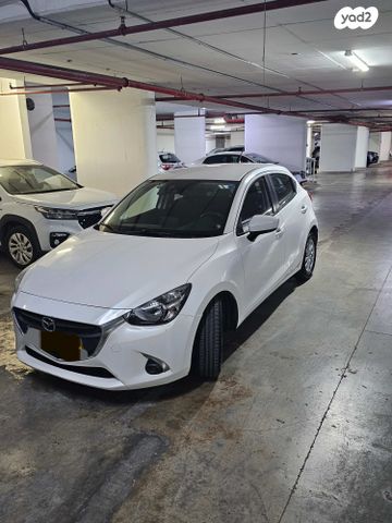 מודעת רכב מאזדה 2