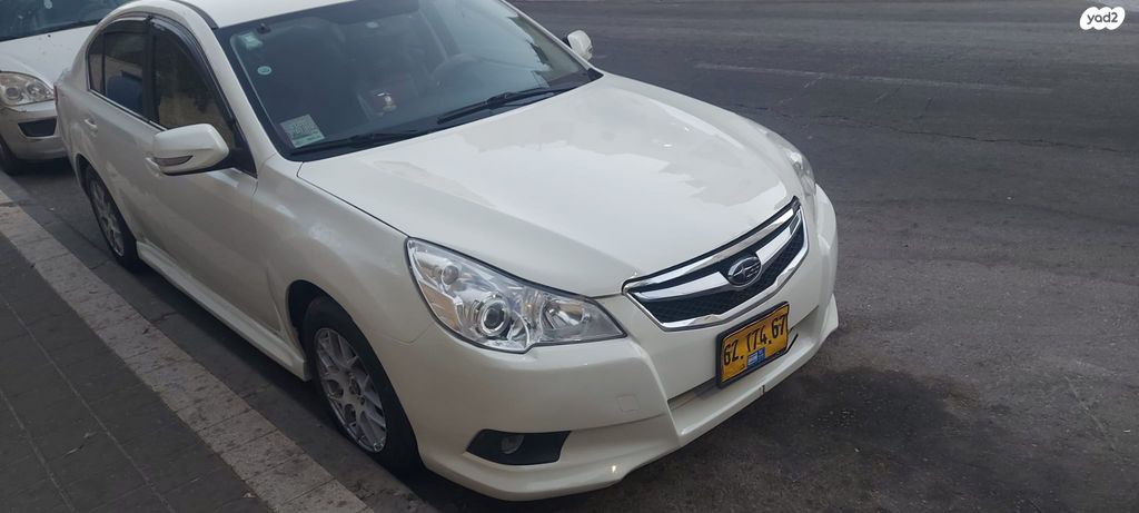 סובארו B4/לגאסי