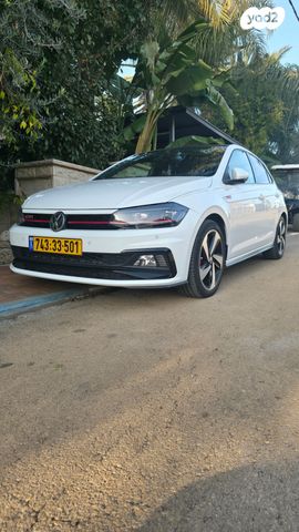 פולקסווגן פולו 