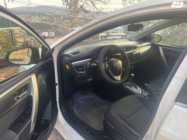 טויוטה קורולה