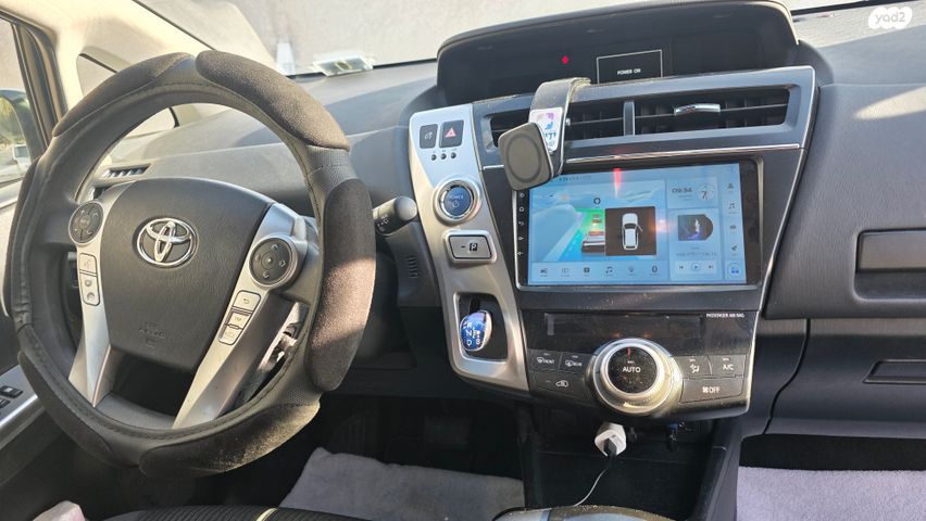 טויוטה פריוס פלוס