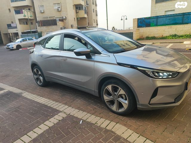 מודעת רכב ג׳ילי Geometry C