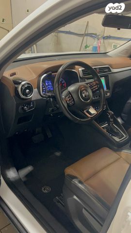 מודעת רכב אם ג'י ZS