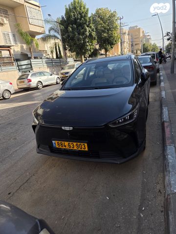 מודעת רכב ג׳ילי Geometry C