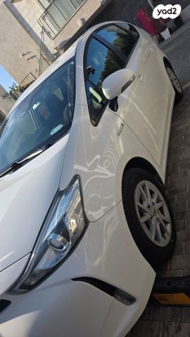 טויוטה פריוס פלוס