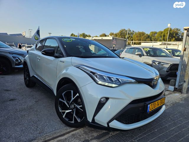 מודעת רכב טויוטה C-HR