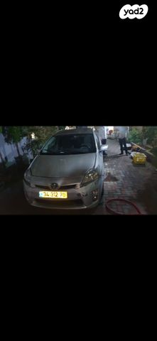 טויוטה פריוס