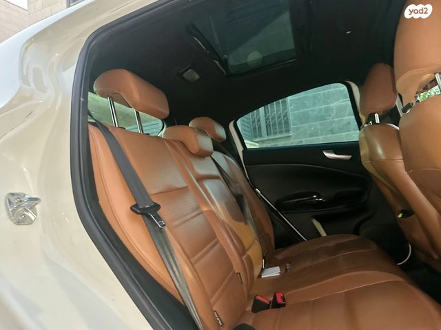 אלפא רומיאו ג'ולייטה