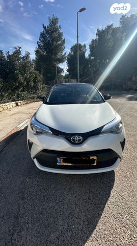 מודעת רכב טויוטה C-HR