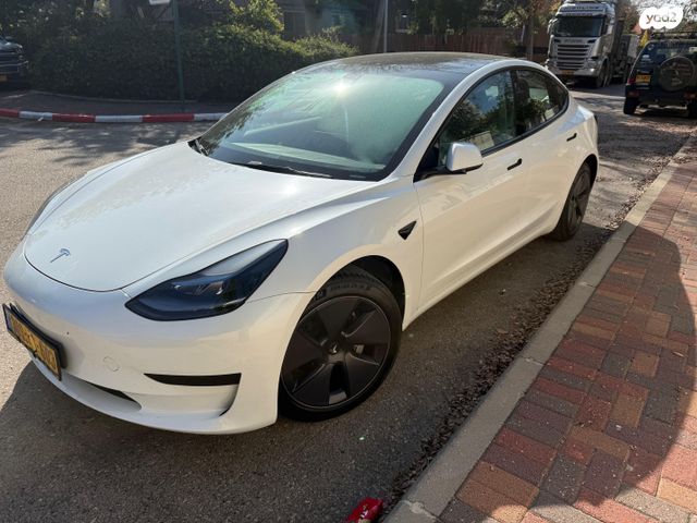 מודעת רכב טסלה מודל 3