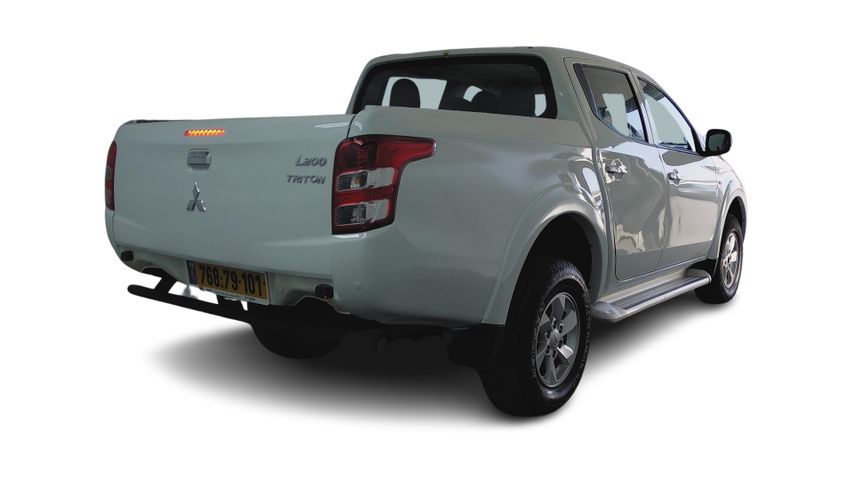 מיצובישי טרייטון / L200