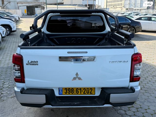 מיצובישי טרייטון / L200