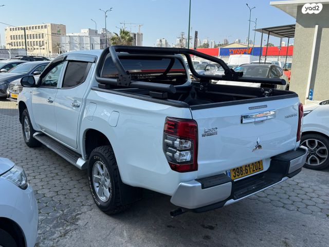 מיצובישי טרייטון / L200